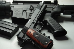 爱游戏登录入口-《虚拟现实（VR）或引领电竞行业新潮流，行业专家最新分析》，虚拟现实vr技术,简单说是让人进入一个虚拟环境