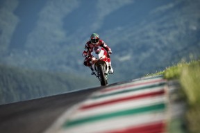 爱游戏登录入口-中国足球国家队重启全国范围内战术风格比对，看一下中国国家足球队对战的情况