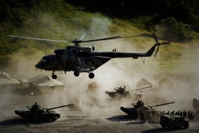 爱游戏app-《2025英雄联盟季后赛，EDG逆袭战胜G2夺冠》，lol季后赛edg